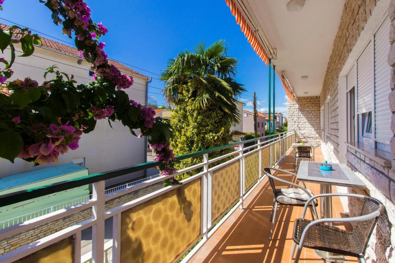 Apartments Rino Vodice Buitenkant foto