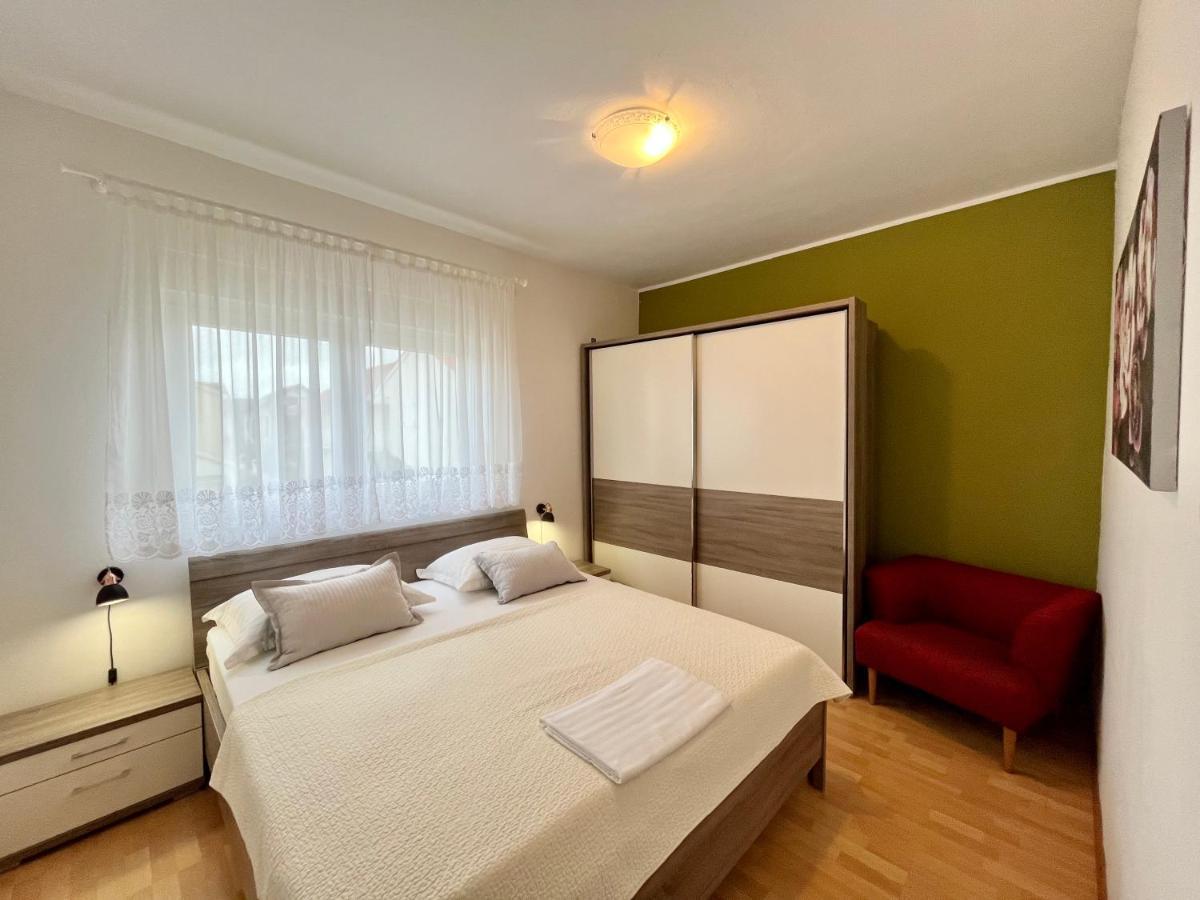 Apartments Rino Vodice Buitenkant foto