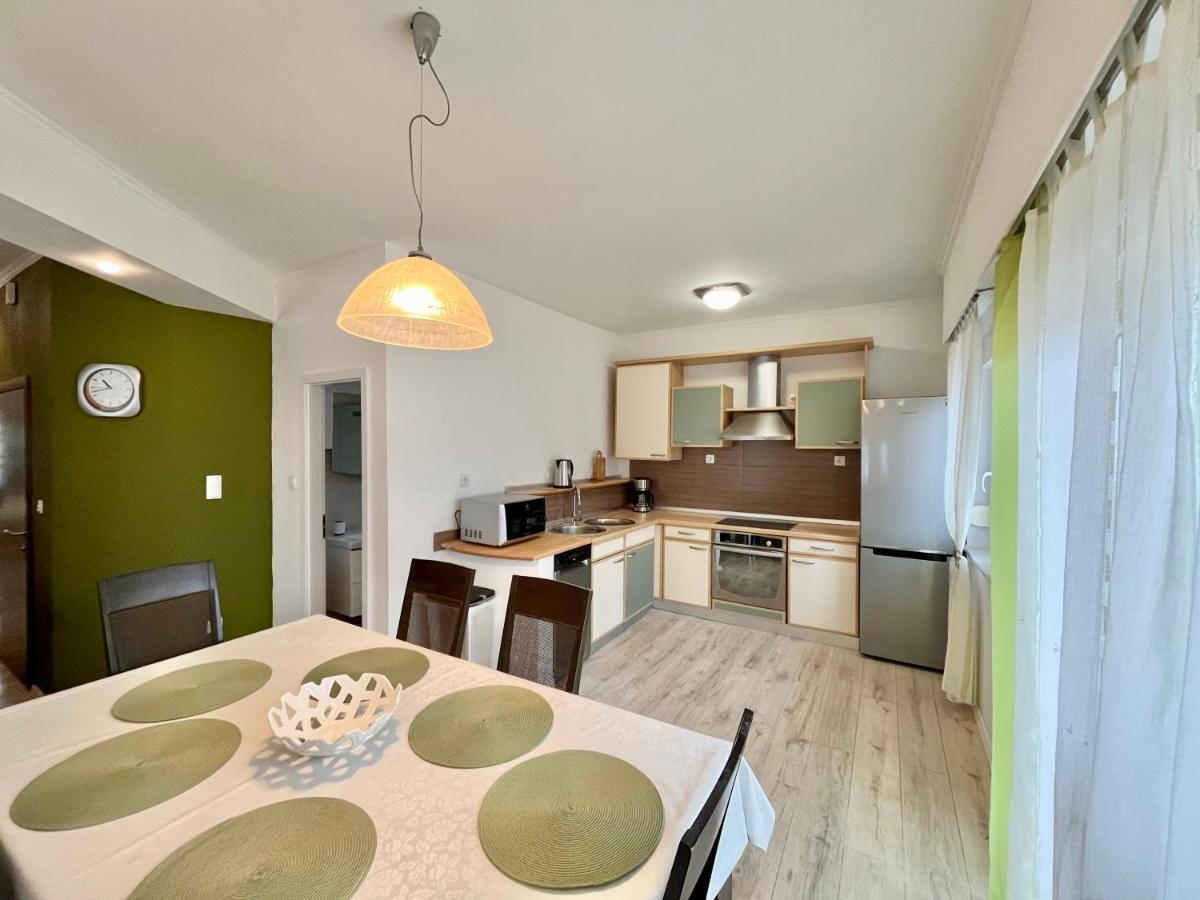 Apartments Rino Vodice Buitenkant foto